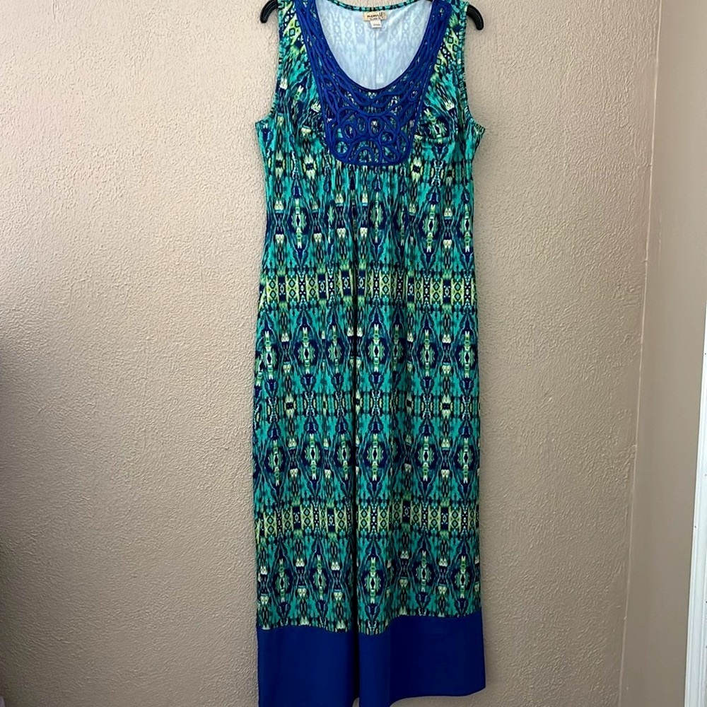 ONE WORLD Blue and Teal Sleeveless Maxi Dress
(Bin 8)